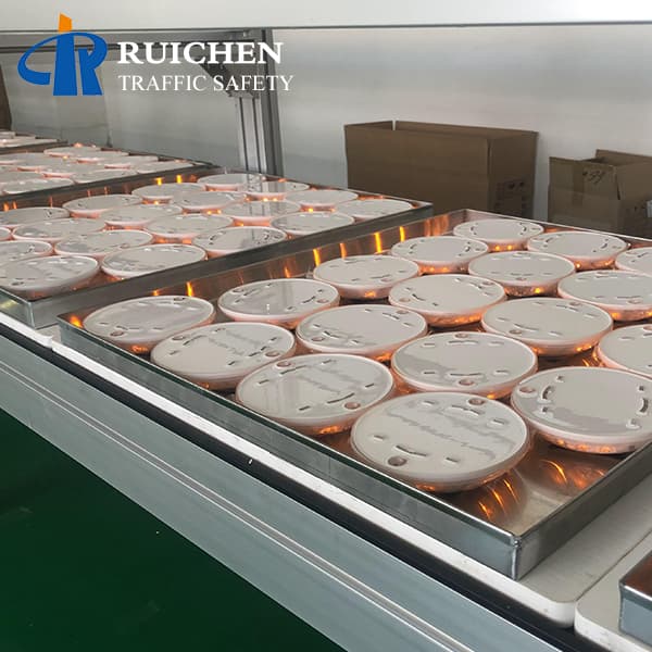 <h3>Amber 360 Degree Ruichen Solar Road Stud Manufacturer</h3>
